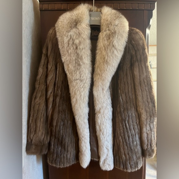 Beautiful Vintage Mink Coat - Picture 1 of 6